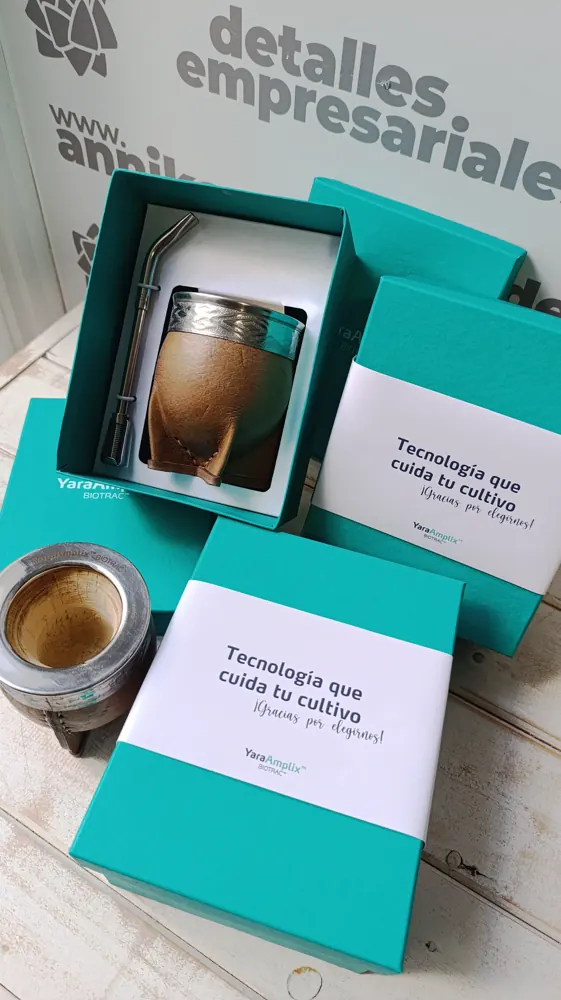Yara: set matero con mate y vaso en caja turquesa a medida