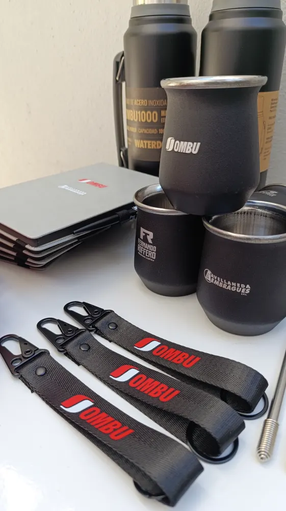 Ombú: termos, mates, cuadernos y llaveros con logo