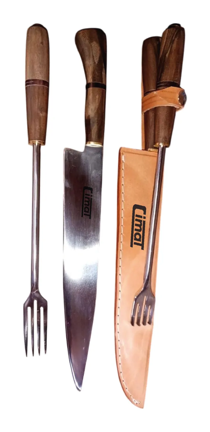 Cuchillo y trinche con mango de madera